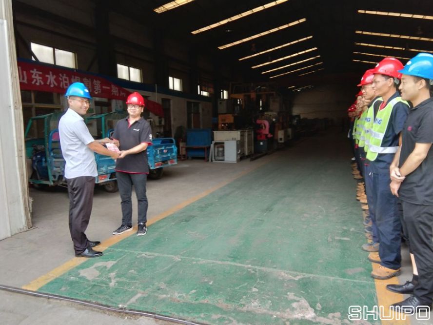 后服務(wù)部孫長磊，在ABB機器人培訓(xùn)考試中榮獲第一名