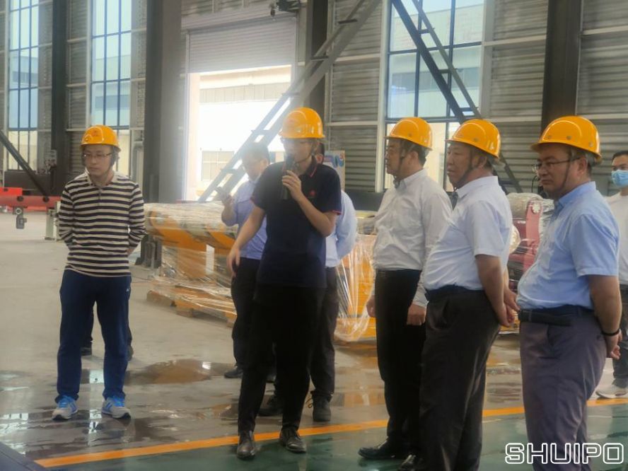 山東省科學(xué)院激光研究所所長(zhǎng)賈中青、山東省機(jī)械設(shè)計(jì)研究院院長(zhǎng)林江海帶領(lǐng)激光、高端裝備領(lǐng)域?qū)＜乙恍?人到水泊焊割實(shí)地調(diào)研2