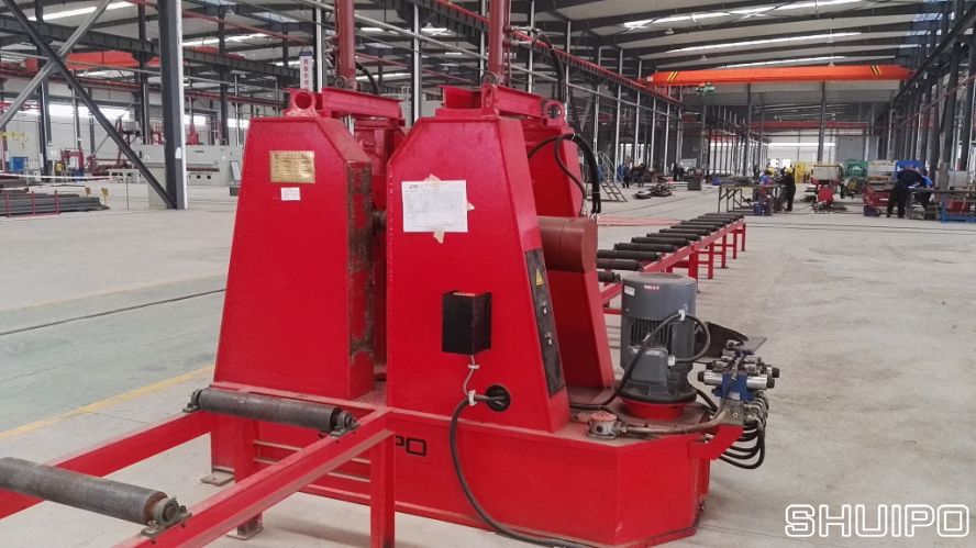 縱梁旁彎效正 (客戶安裝現(xiàn)場(chǎng)) 縱梁旁彎效正 (客戶安裝現(xiàn)場(chǎng))